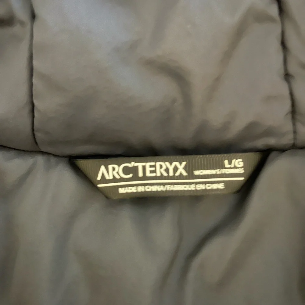 EUC Arc’teryx Insulated Beta Coat Long - Large - Picture 11 of 11